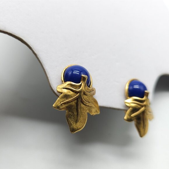 Vintage Gold Tone Leaf High End Clip On Earrings Blue Cabochon Accent 1.5 Inch - Picture 2 of 5